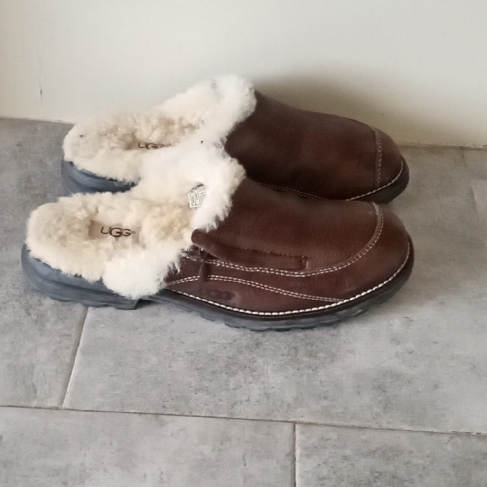 UGG SLIPPER saiz 8 women